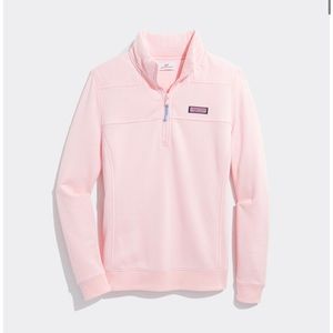 Light pink crewneck from Vineyard Vines. Perfect condition and super cute!